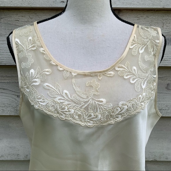 Vintage 90s Ivory White Mesh Floral Lace Crochet Scoop Neck Sleeveless Tank Top - Picture 8 of 16